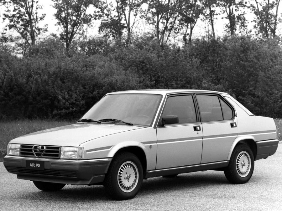  Alfa Romeo 90 (162A) 1984 года  (фото 16 из 25)